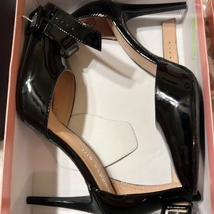 Shiny pointed toe stilettos